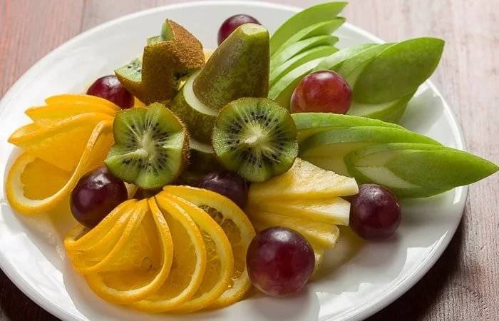 Как нарезать фрукты? фруктовая тарелка, корзина или букет из фруктов, канапе из фруктов на шпажках