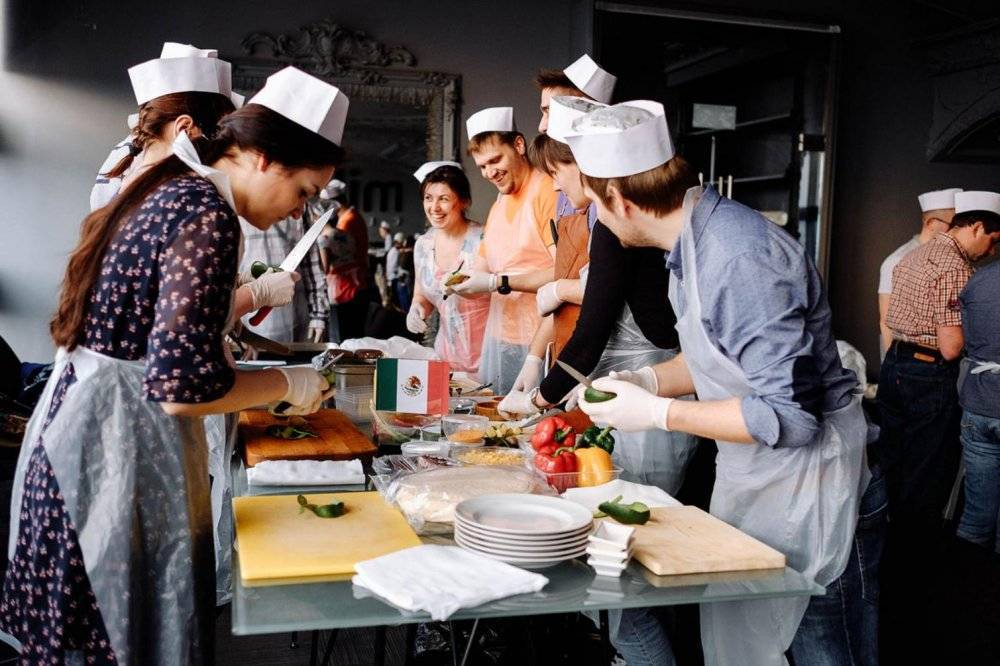 Организовать кулинарный тимбилдинг: меню и советы | снова праздник!