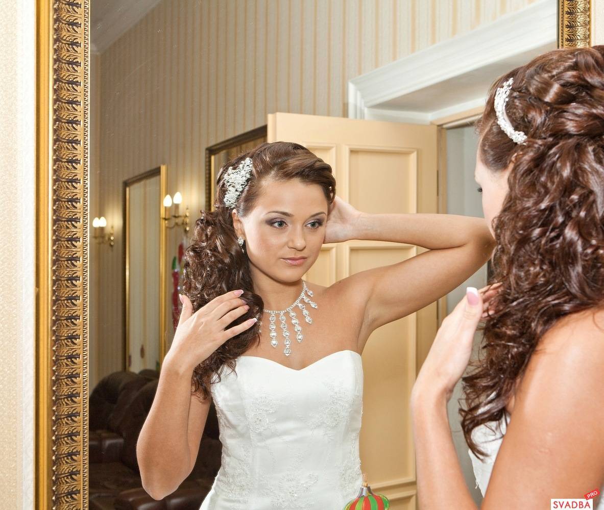 Красивые прически на свадьбу для средних волос (с фото, видео) - женский журнал читать онлайн: стильные стрижки, новинки в мире моды, советы по уходу