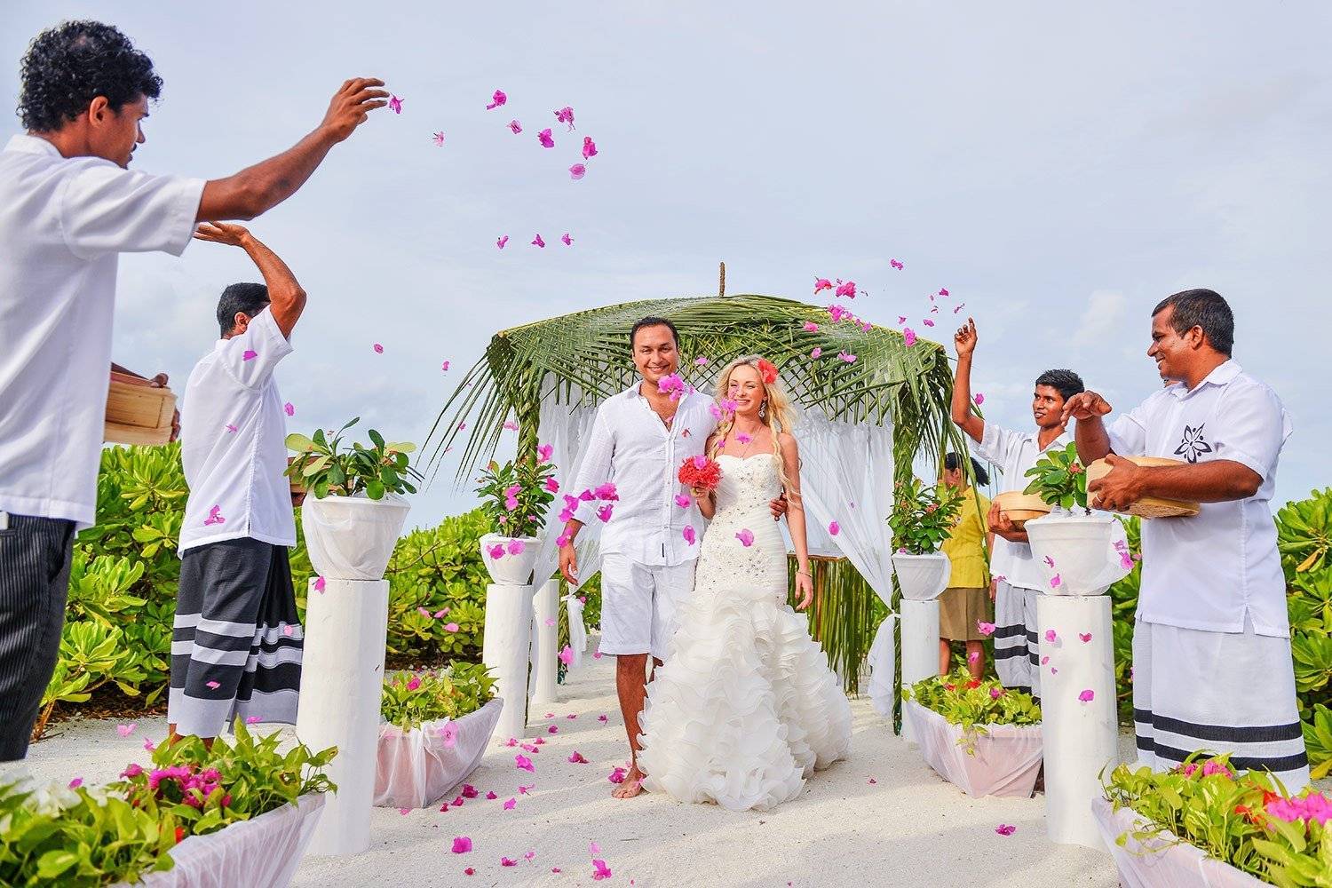 Свадьба за границей: семь непростых шагов к незабываемой церемонии — блог onetwotrip