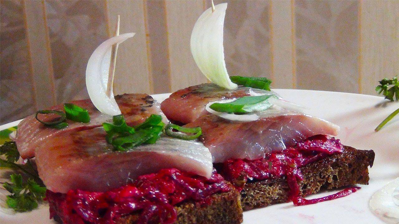 Канапе с селедкой — 10 лучших рецептов с фото на праздничный стол