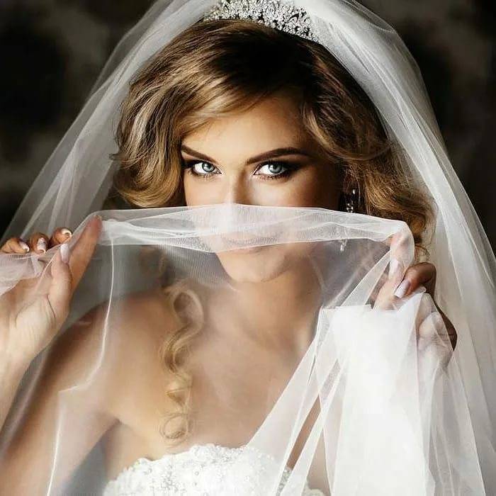 Свадебная фата: как выбрать, зачем нужна, обязательна ли, как выбрать фату к свадебному платью, кто снимает фату невесте на свадьбе