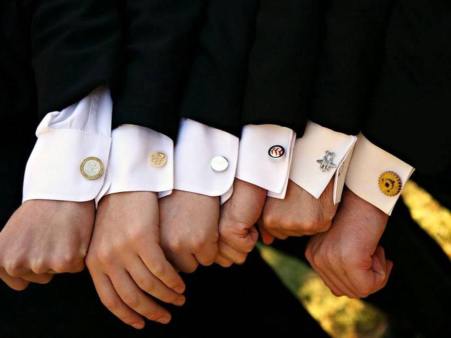 Как быть неотразимым на свадьбе, и не только, — учимся носить мужские запонки
как быть неотразимым на свадьбе, и не только, — учимся носить мужские запонки