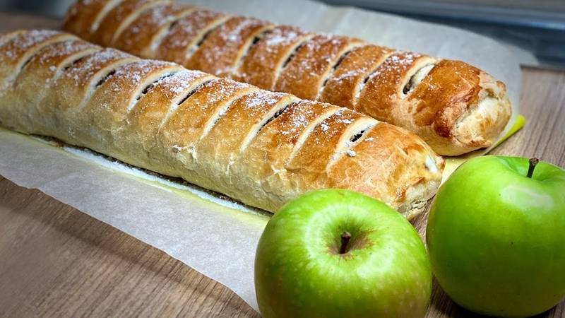 Штрудель с яблоками из слоеного теста – самые вкусные рецепты