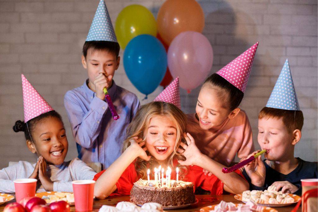 Как организовать детское день рождения (видео урок)