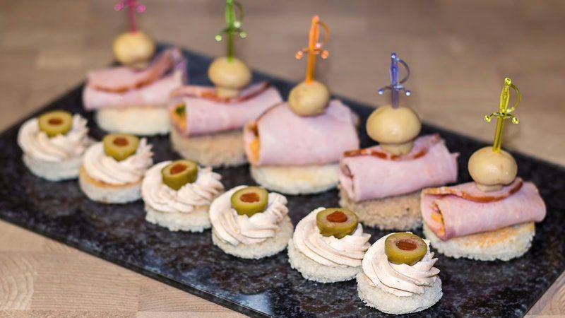 Канапе для детей на день рождения. фото из фруктов на шпажках, овощей, прикольные, сладкие рецепты бутербродов на праздничный стол. как сделать в домашних условиях