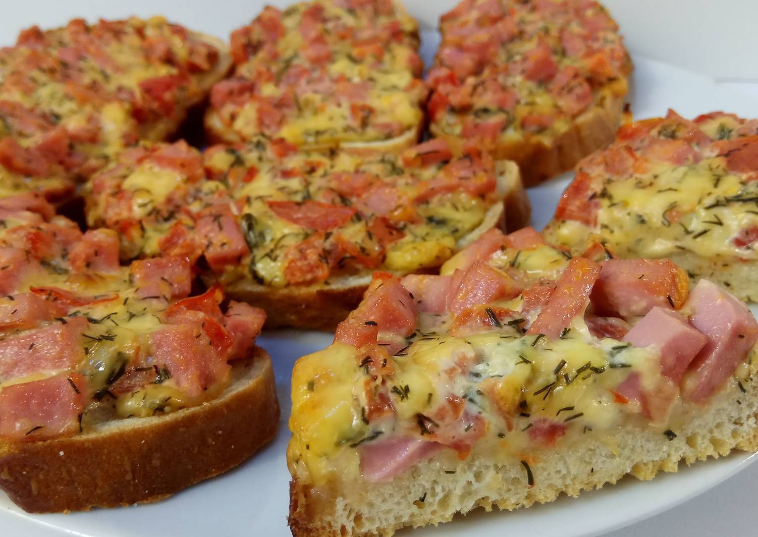Горячие бутерброды в микроволновке — пошаговый рецепт с фото