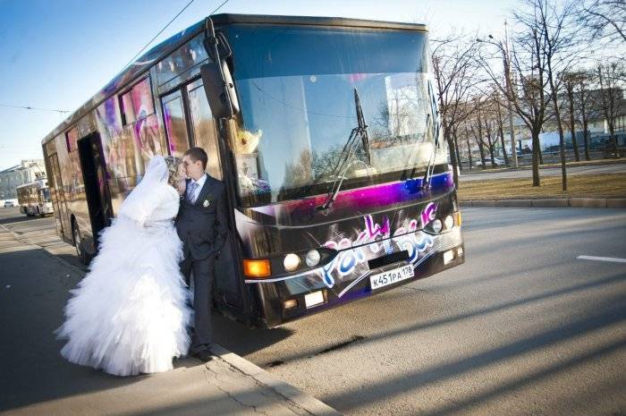 Как выбрать свадебный кортеж - от лимузина до кареты