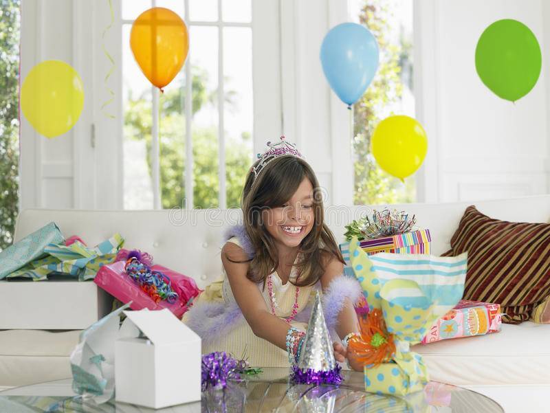 Что подарить девочке на 12 лет на день рождения — идеи