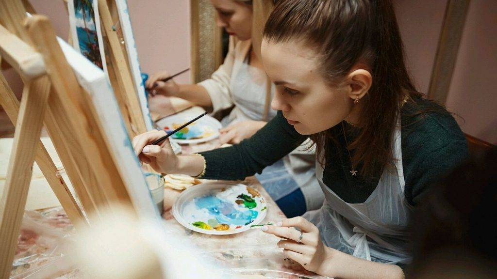 5 причин отдать ребенка на искусствоведения для детей