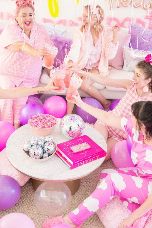 Пижамная вечеринка для девочек 10-14 лет в домашних условиях - идеи и сценарий