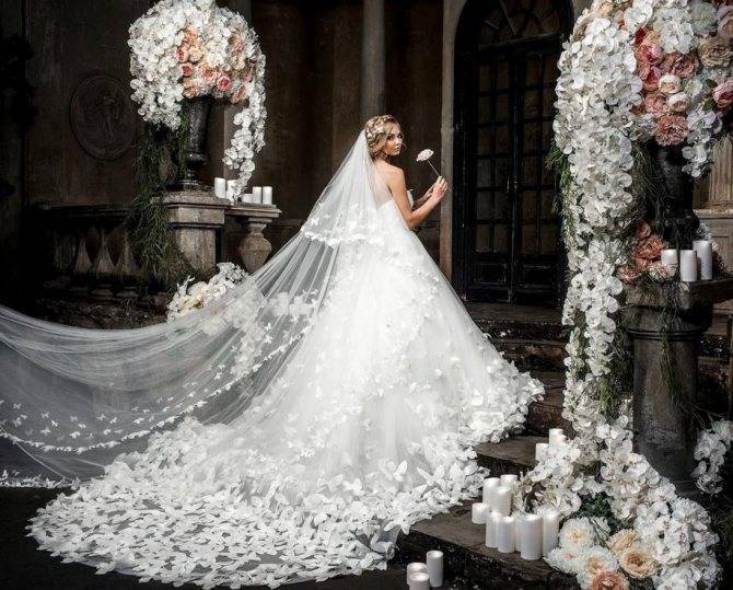 Шикарные свадебные платья со шлейфом: фото, лучшие фасоны и советы по выбору