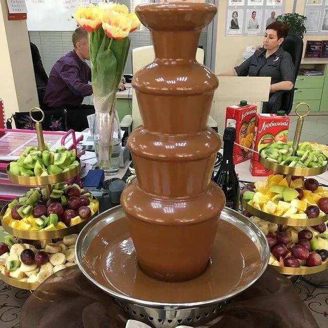 Что макать в шоколадный фонтан?
