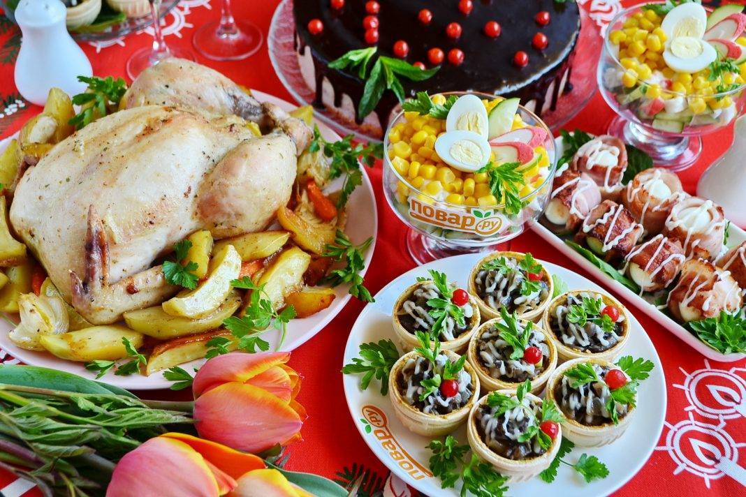 Накрыть праздничный стол быстро и недорого: на день рождения, красиво, дома, на работе, без готовки – рецепты с фото