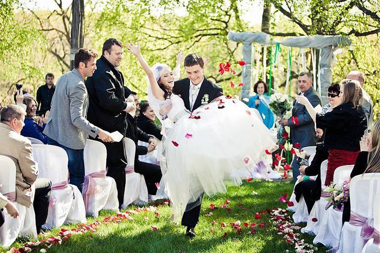 Сценарий традиционного проведения свадьбы "Свадебный марш"