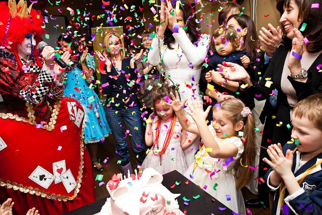 Серпантин идей - как развлечь детей на юбилеях, свадьбах и других праздниках?! // полезные советы как организовать досуг детей на взрослом празднике