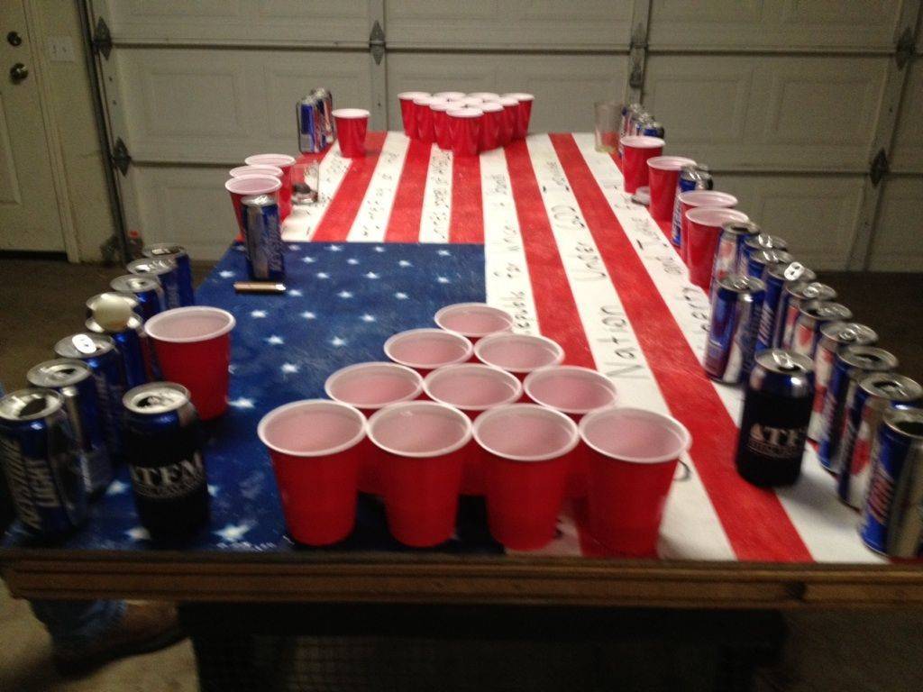 Игры с алкогольными напитками. американская вечеринка: свобода, веселье, фаст-фуд