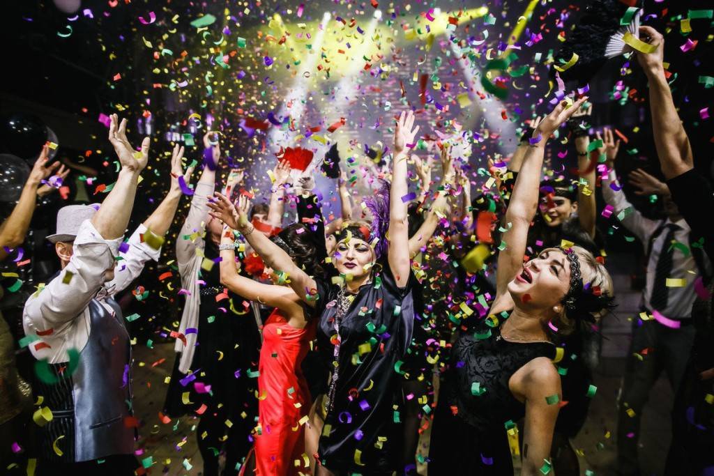 Тематические вечеринки на новый год 2021 — топ 15